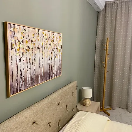 Saint Paul's Apartment *